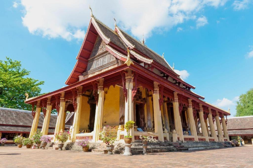 Khamsaner Hotel Vientiane Esterno foto