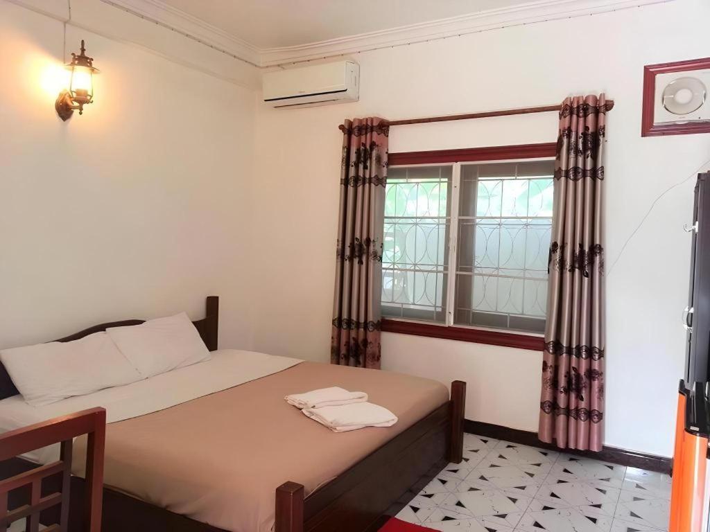 Khamsaner Hotel Vientiane Esterno foto