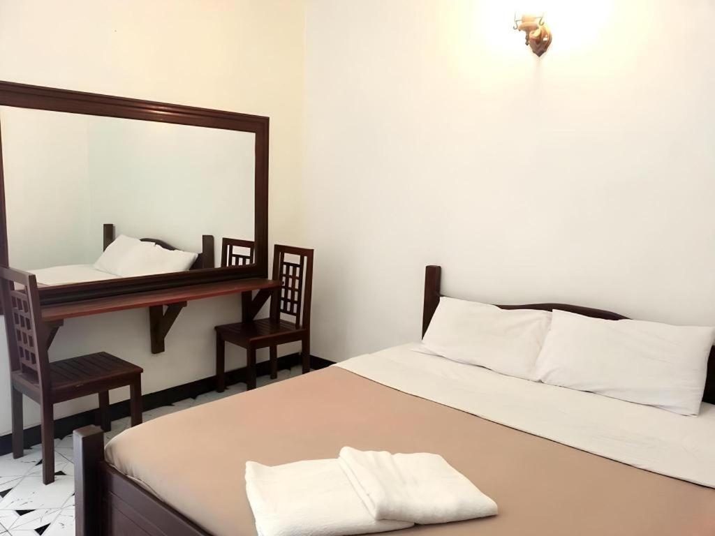 Khamsaner Hotel Vientiane Esterno foto